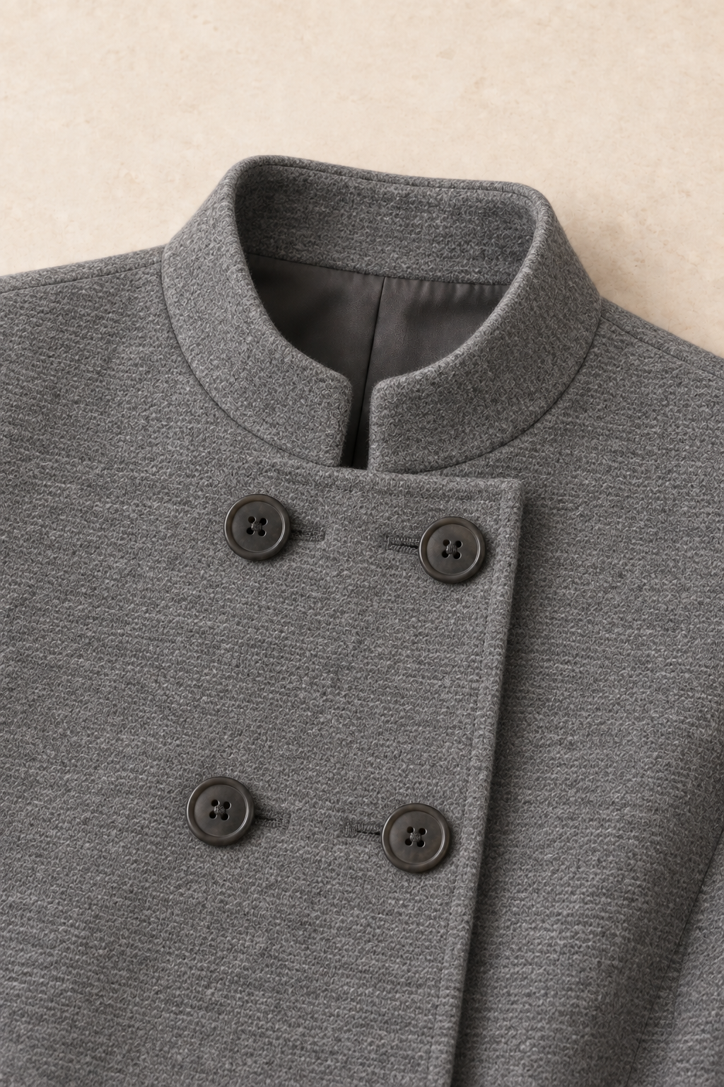 Chaqueta Élodie gris Valorenne — detalle del cuello y los botones