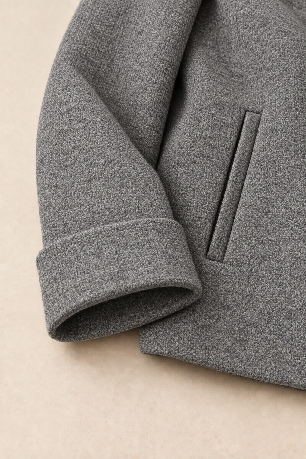 Chaqueta Élodie gris Valorenne — detalle del puño y el bolsillo