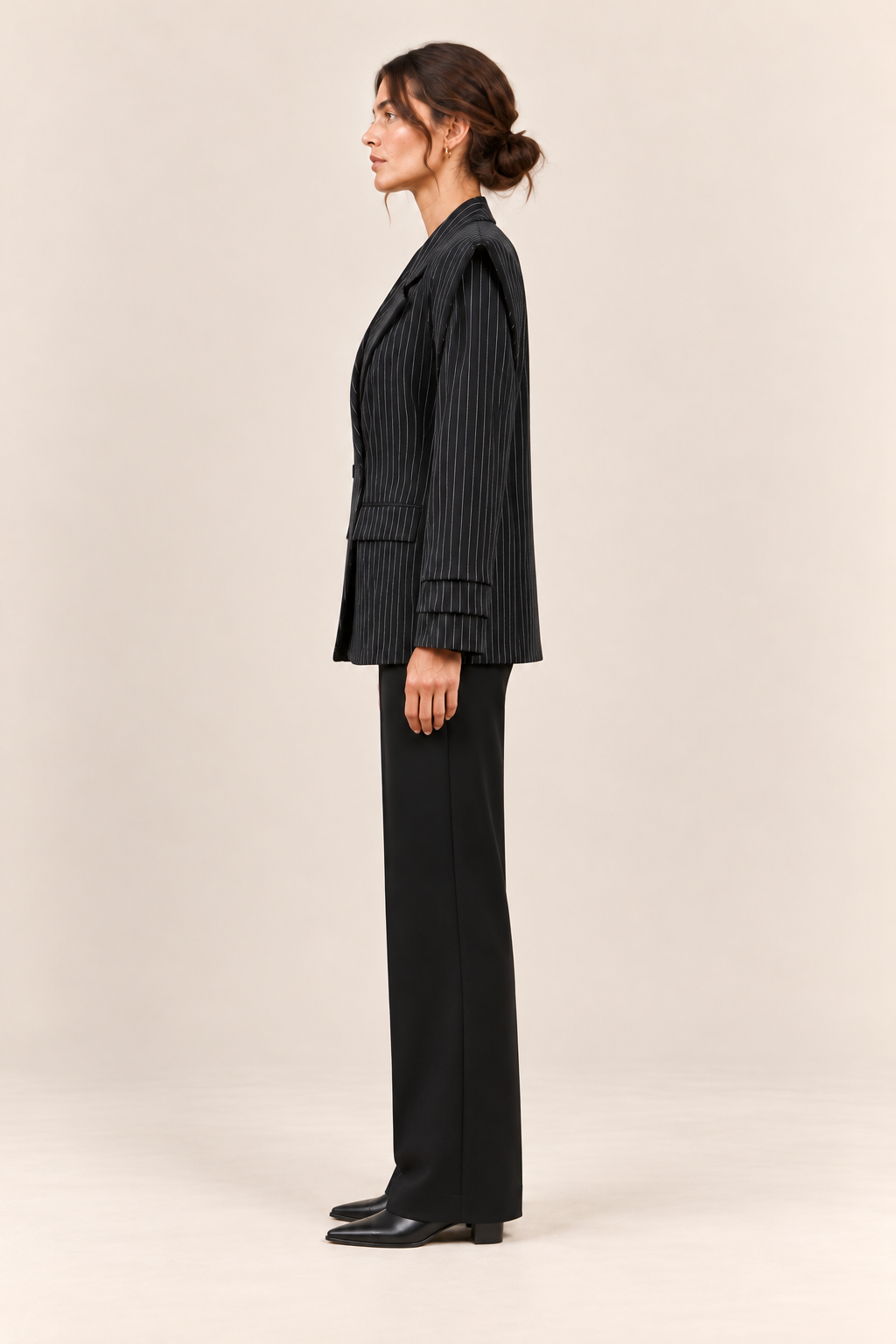 Blazer de raya diplomática en negro y gris, vista lateral