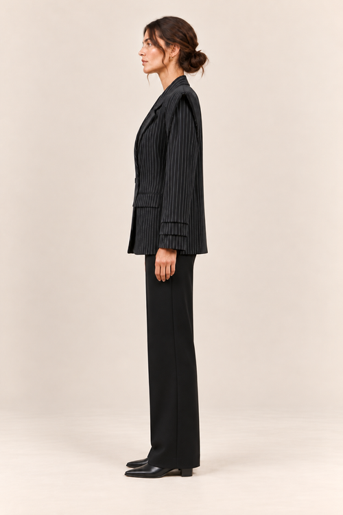 Blazer de raya diplomática en negro y gris, vista lateral