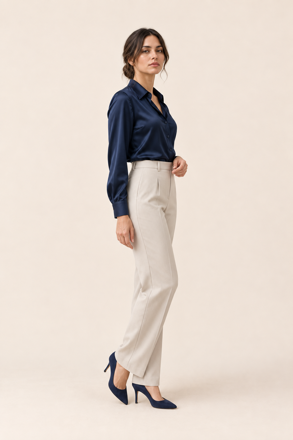 Blusa satinada azul-marino, lateral
