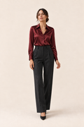Blusa satinada burdeos, frontal