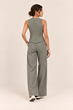 Conjunto de chaleco y pantalón ancho Valorenne, verde oliva, vista posterior