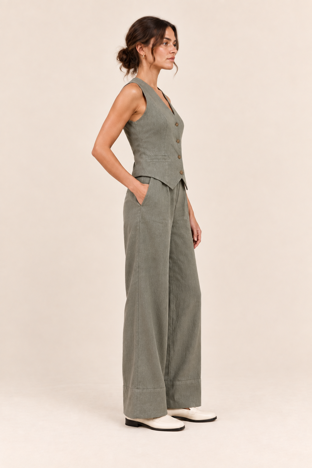 Conjunto de chaleco y pantalón ancho Valorenne, verde oliva, vista lateral