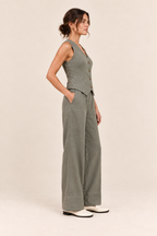 Conjunto de chaleco y pantalón ancho Valorenne, verde oliva, vista lateral