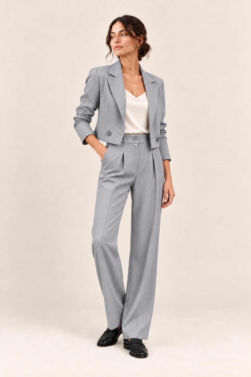 Conjunto de blazer corto y pantalón de rayas Valorenne — gris, vista frontal