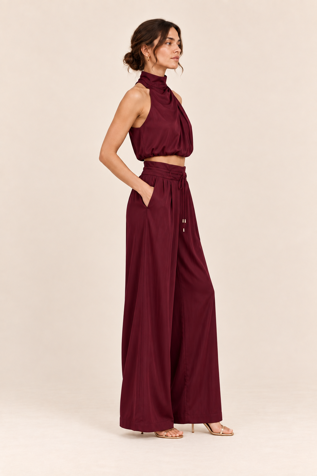 Conjunto de top halter y pantalón ancho Valorenne, burdeos, vista lateral