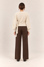 Jersey cruzado con lazada lateral en crudo, vista trasera
