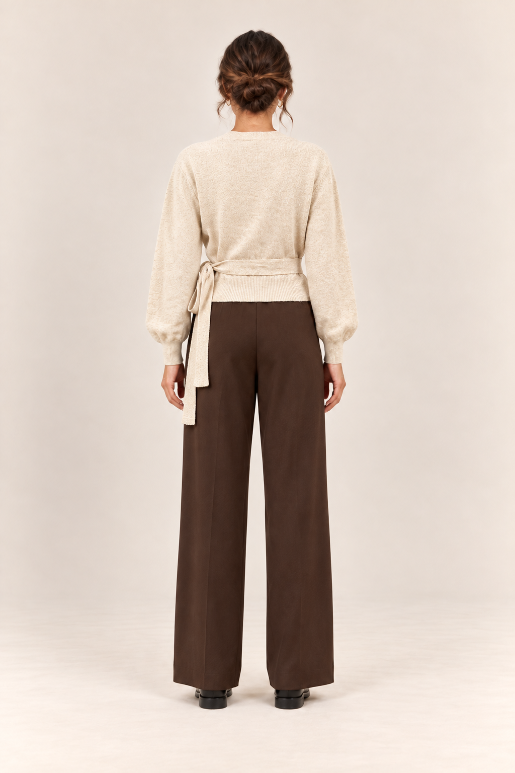 Jersey cruzado con lazada lateral en crudo, vista trasera