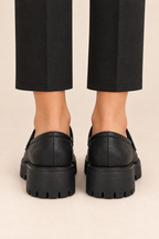 Mocasines con antifaz negros, vista trasera