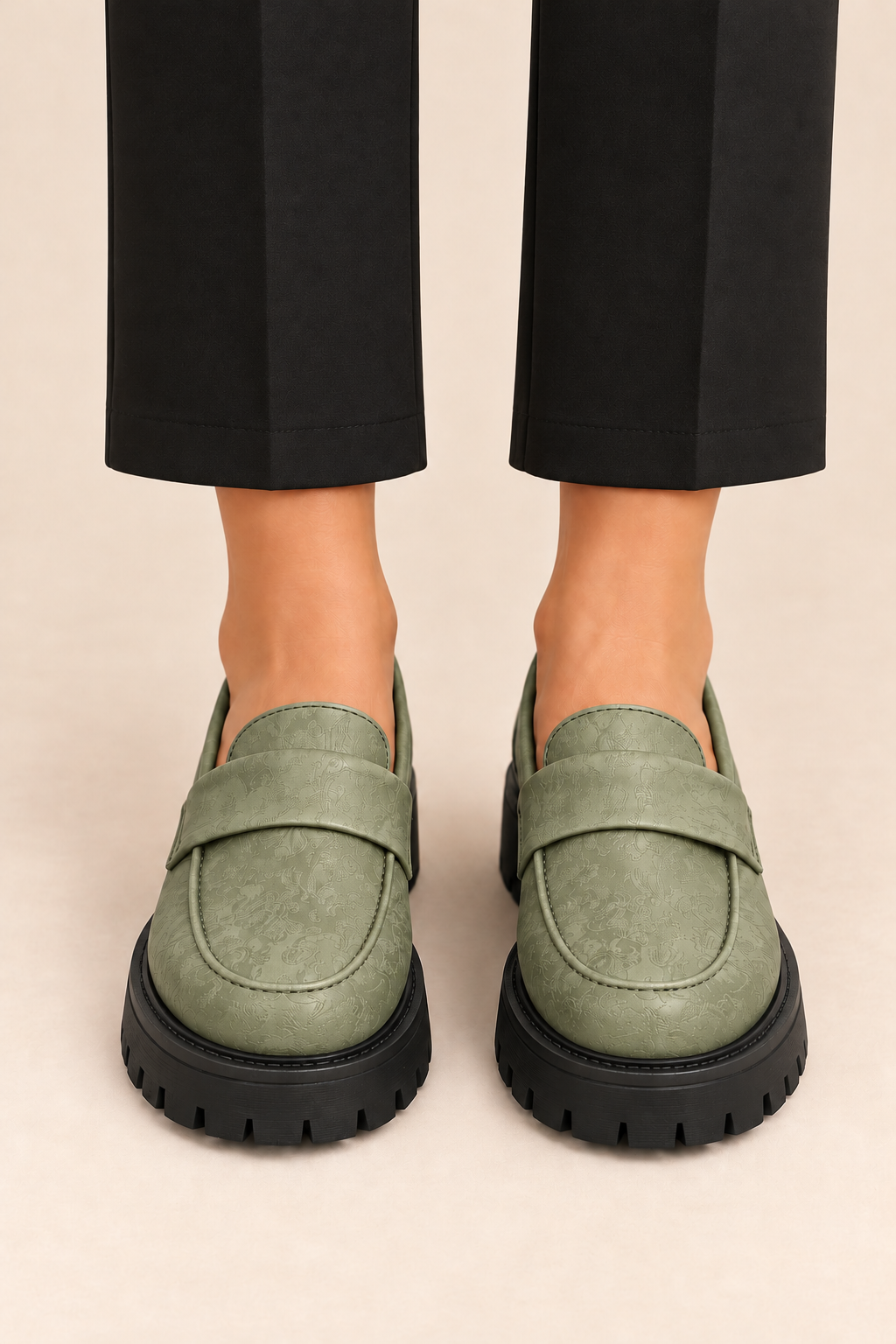 Mocasines con antifaz verdes, vista frontal