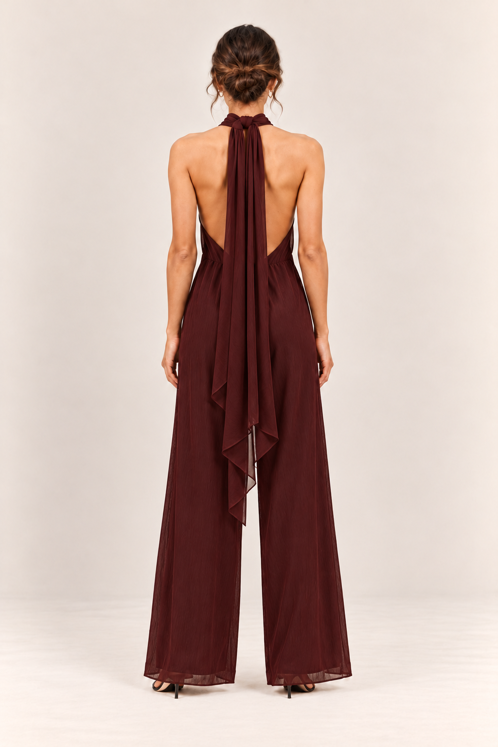 Mono halter con lazada al cuello en burdeos, vista trasera