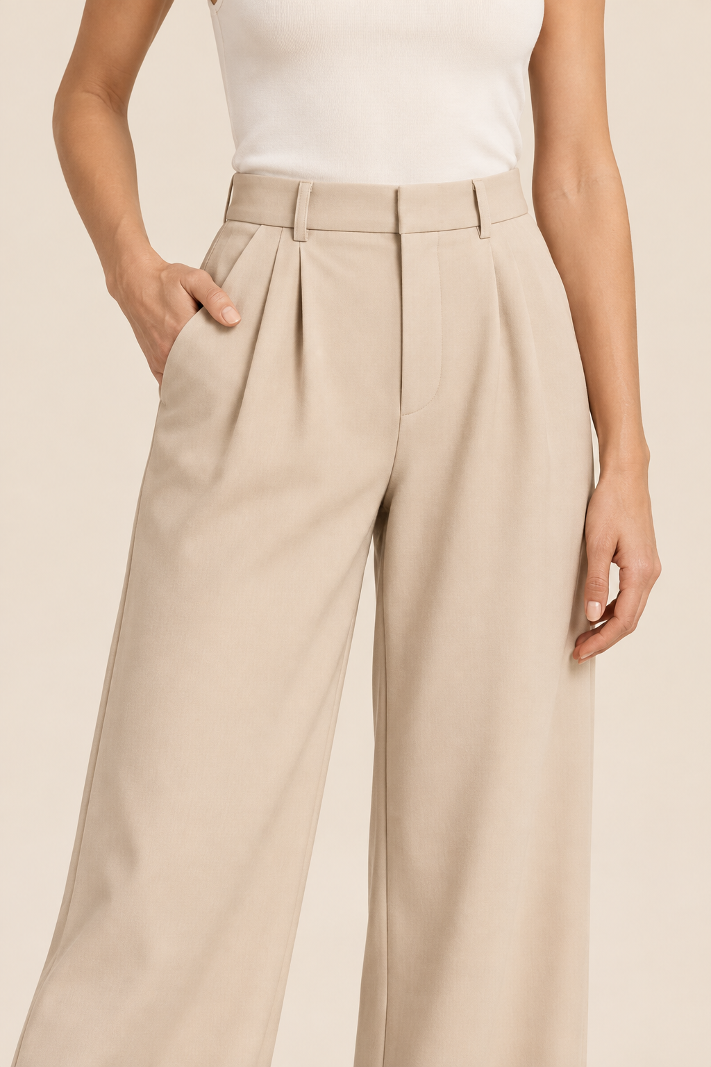 Pantalón de pierna ancha Crudo, detalle de la cintura y el bolsillo