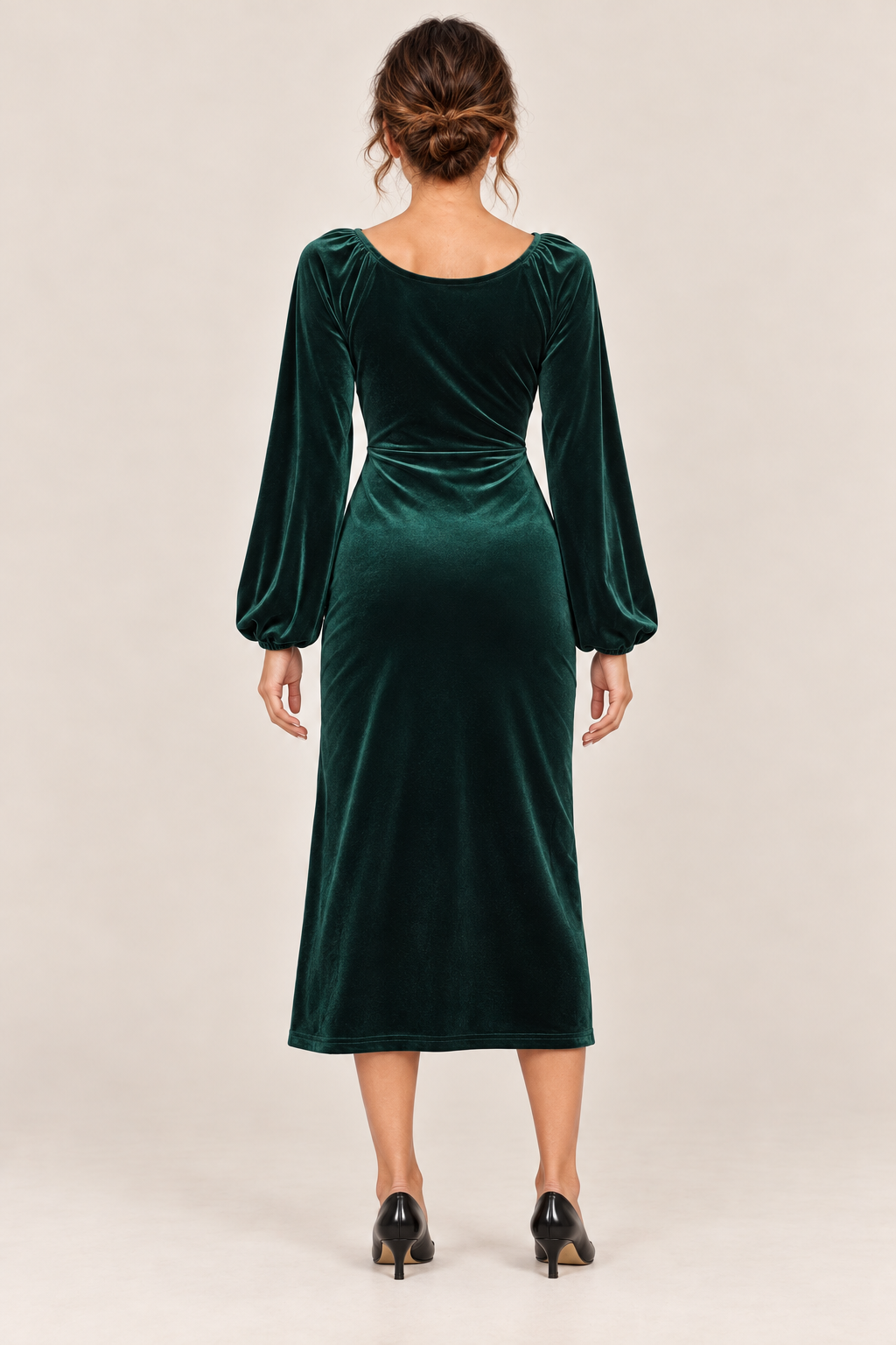 Vestido de terciopelo cruzado en verde, vista trasera